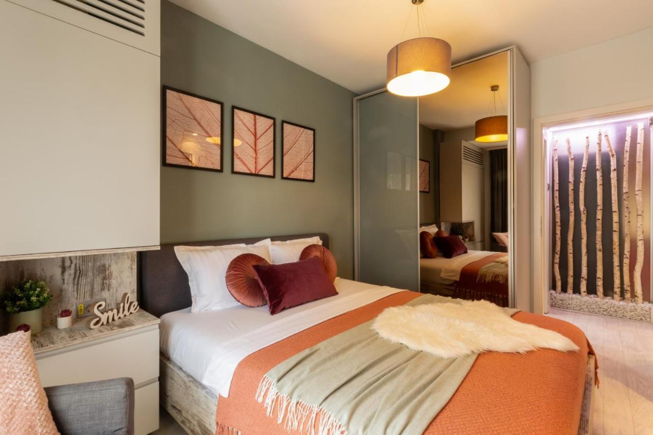 Modern 1Br Apt In The Old Town: The Perfect Choice Boekarest Buitenkant foto