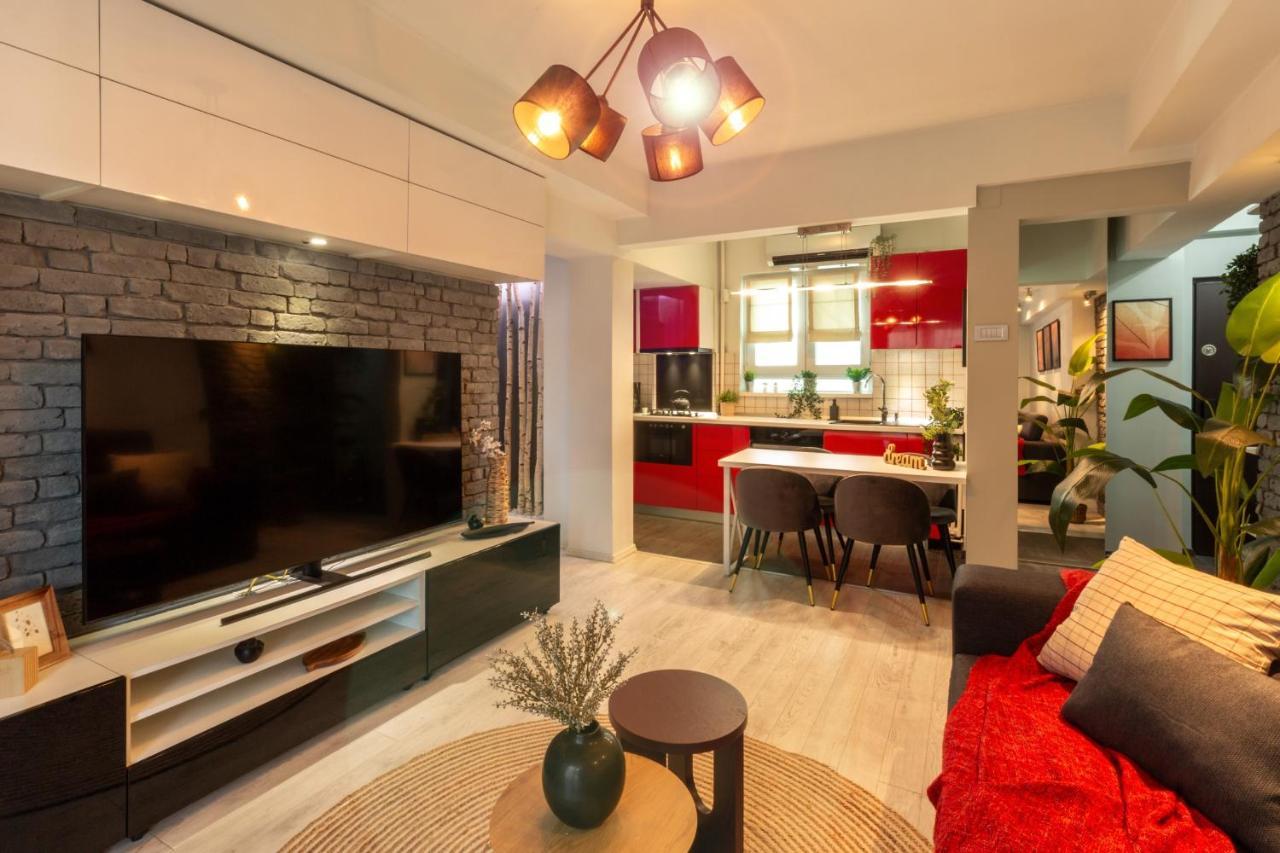 Modern 1Br Apt In The Old Town: The Perfect Choice Boekarest Buitenkant foto