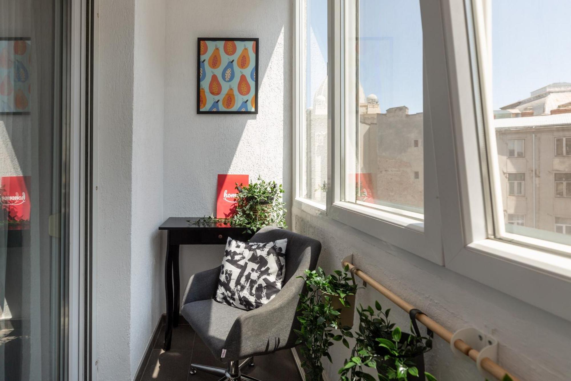 Modern 1Br Apt In The Old Town: The Perfect Choice Boekarest Buitenkant foto