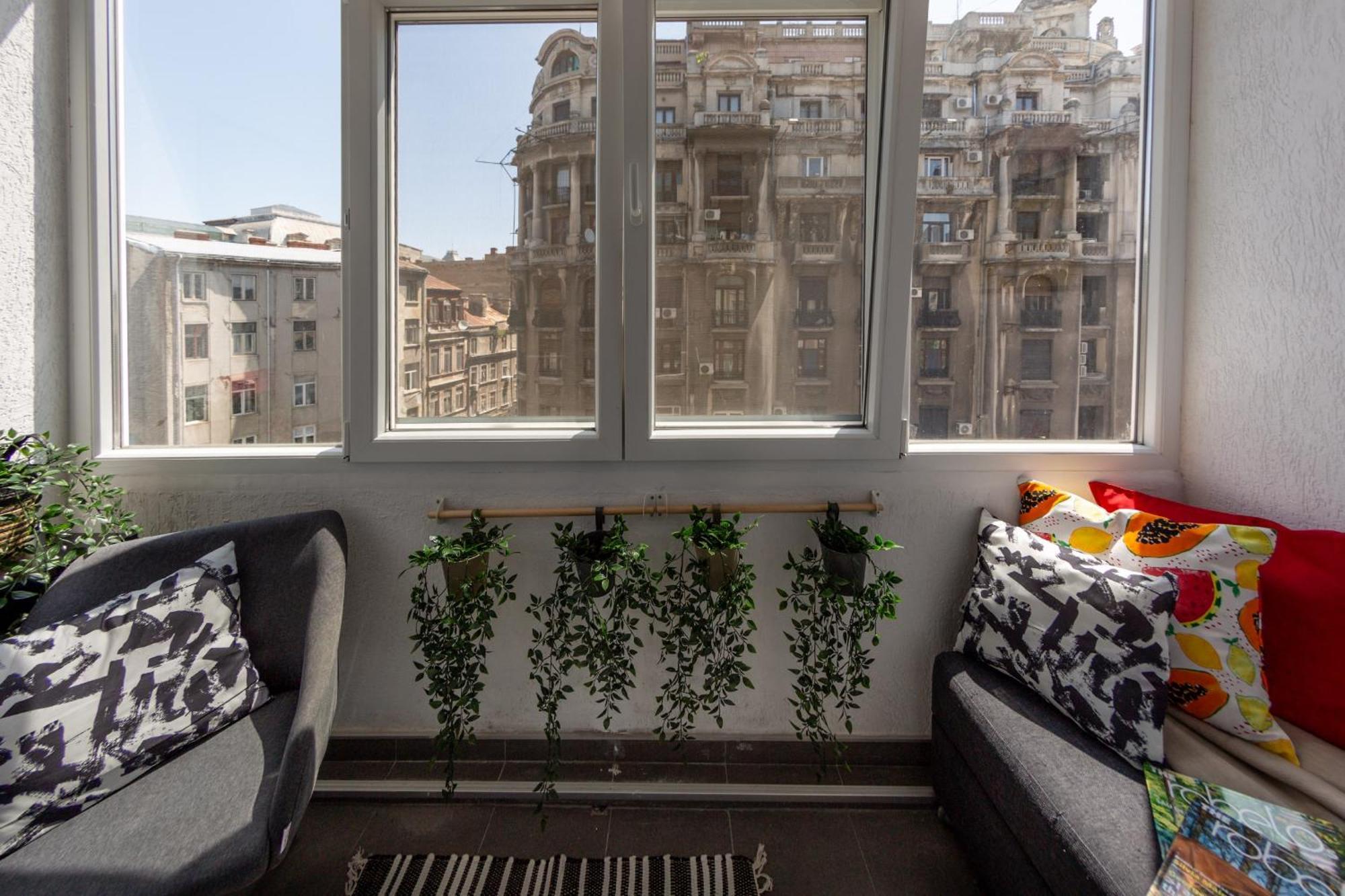 Modern 1Br Apt In The Old Town: The Perfect Choice Boekarest Buitenkant foto